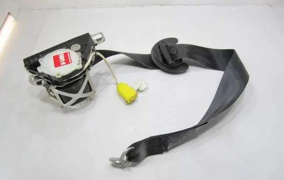 Volkswagen PASSAT B7 Front seatbelt 3C1857705P YD41907011X 34077659