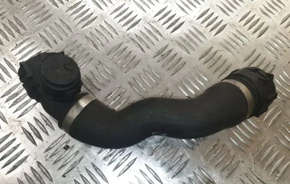 Coolant pipe/hose