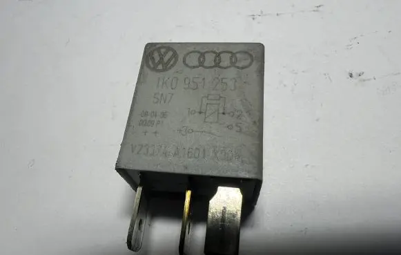Volkswagen Golf V Other relay 1K0951253