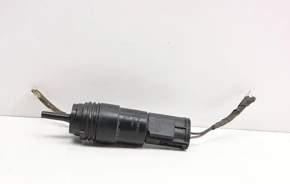 BMW 5 E39 Windscreen/windshield washer pump 8360244
