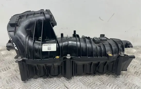 BMW 1 E81 E87 Intake manifold 7810178 781074102 7810742