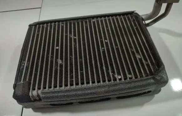 Dodge Magnum A/C cooling radiator (condenser)