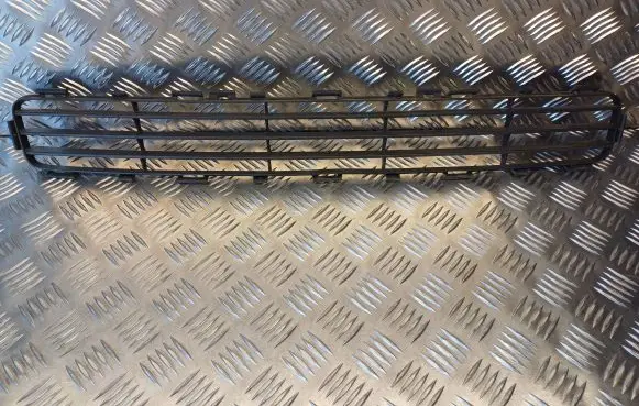 Front bumper lower grill