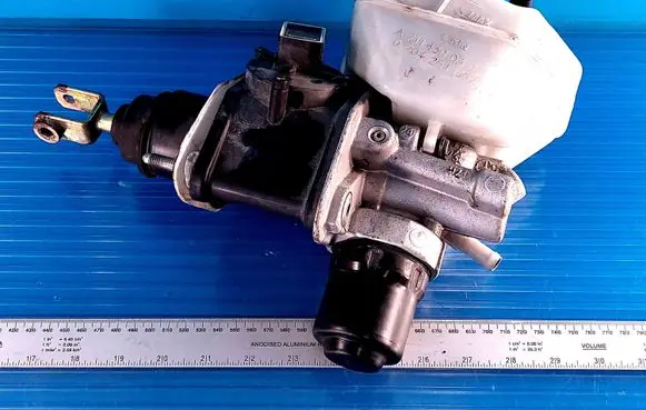 Mercedes-Benz E W211 Master brake cylinder A2114300302 0204251302 0204221045