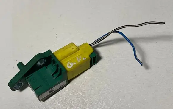 Volkswagen PASSAT B6 Airbag deployment crash/impact sensor 3C0909606