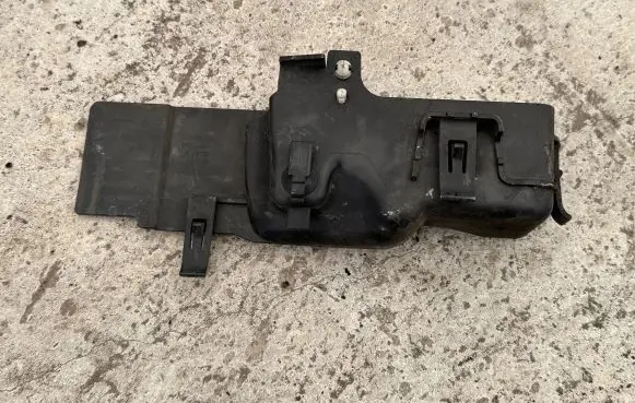 Volvo V60 Intercooler air guide/duct channel 30796473 M0N7A
