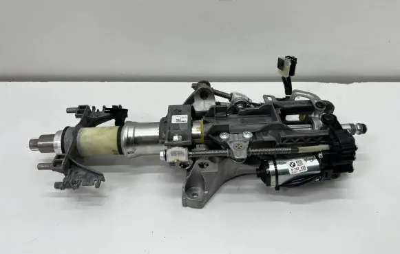 Steering wheel axle set