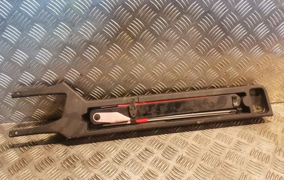 Mercedes-Benz C W203 Tool box 2038900514