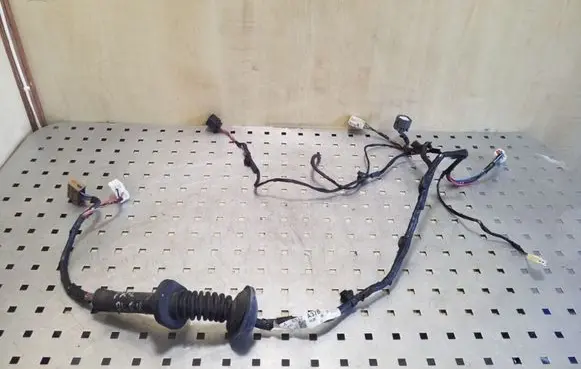 Peugeot 4007 Front door wiring loom 8512A378