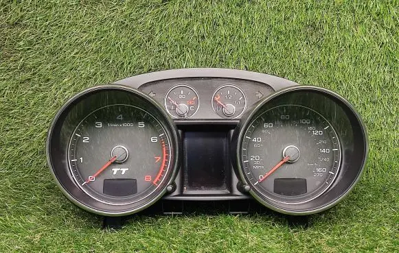 Audi TT TTS Mk2 Speedometer (instrument cluster) 8J0920980F