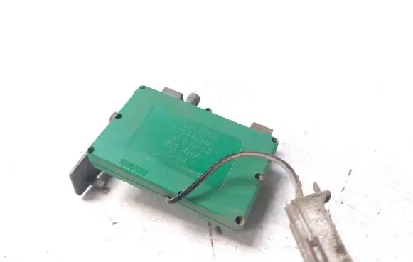 Volvo V70 Aerial antenna amplifier 30679286