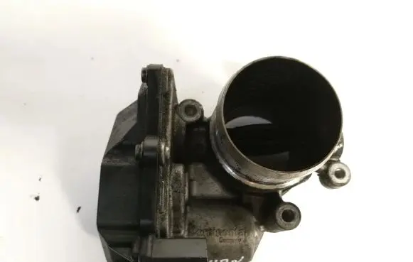 Volkswagen Tiguan Throttle valve 03L128063E