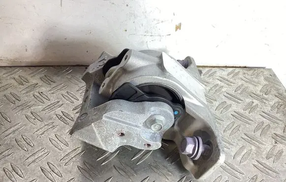 Lexus NX Engine mount bracket 
