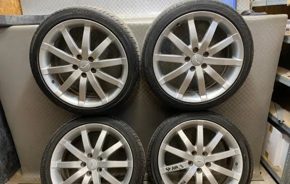 Aston Martin DB9 R19 alloy rim 