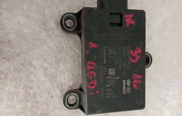 Hyundai ix35 ESP acceleration yaw rate sensor 956902P000