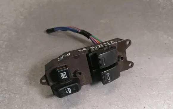 Toyota Yaris Electric window control switch