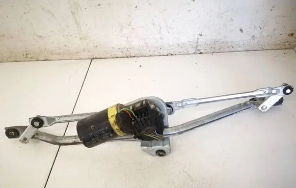 Audi A4 S4 B5 8D Front wiper linkage and motor 