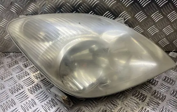 Toyota Corolla Verso E121 Headlight/headlamp