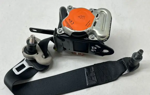 Nissan Navara D23 Rear seatbelt 888844KJ0A 068161