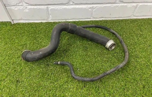 Mercedes-Benz S W221 Engine coolant pipe/hose A2215013784