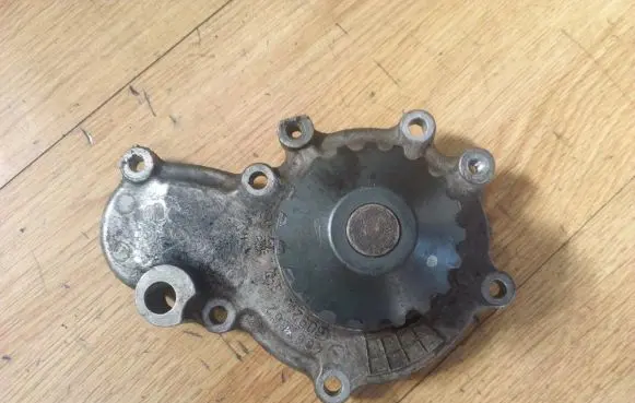 Chrysler Neon I Water pump 4667662