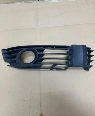 Volkswagen PASSAT B5.5 Front bumper lower grill 3B0853666L