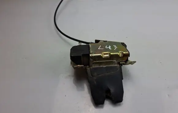 Volvo S60 Tailgate/trunk/boot lock/catch/latch 8652398