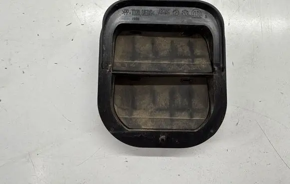 Alfa Romeo Stelvio Quarter panel pressure vent 52076397