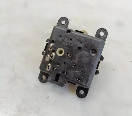 Nissan Almera N16 Air flap motor/actuator 3G24030820 000709
