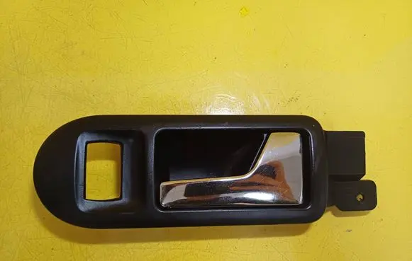 Volkswagen PASSAT B5.5 Front door interior handle 3B1837114