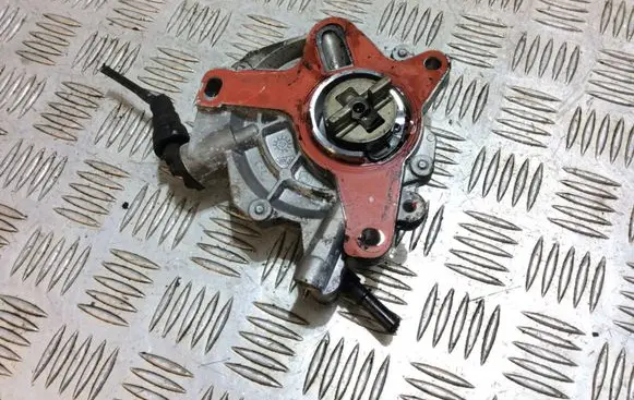 Ford Kuga II Vacuum pump 9674192280
