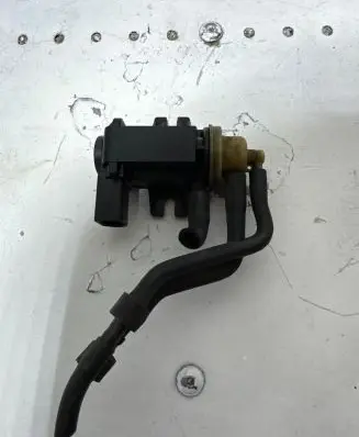 Volkswagen Golf VI Turbo solenoid valve 1K0906627B