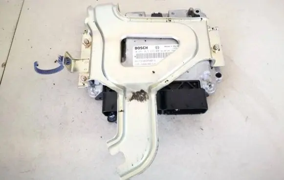 Honda CR-V Engine control unit/module 0281013633 37820-r06-e17