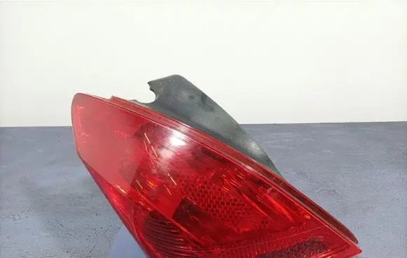 Peugeot 308 Rear/tail lights 9680425780