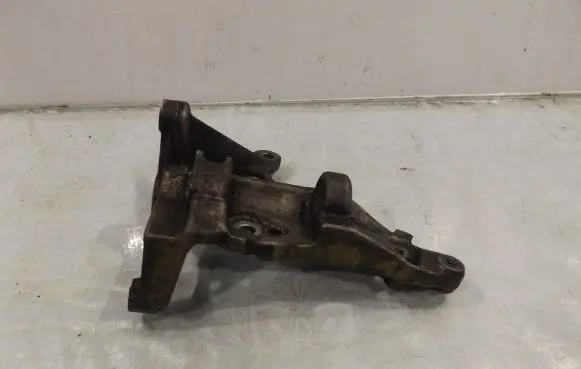 Ford Fiesta Engine mounting bracket