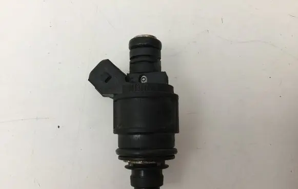Opel Zafira A Fuel injector 90536149