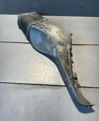 Volkswagen PASSAT B5.5 Air intake duct part 3B0129617G