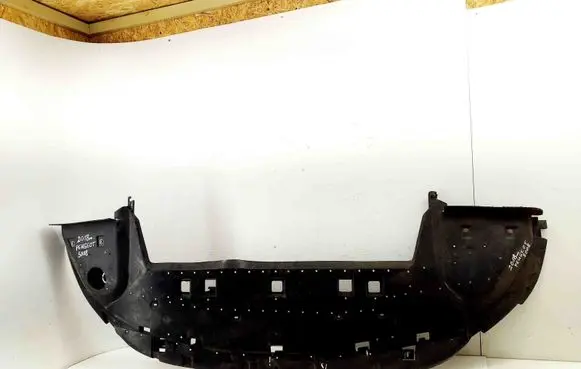 Peugeot 5008 II Front bumper skid plate/under tray 9811450077