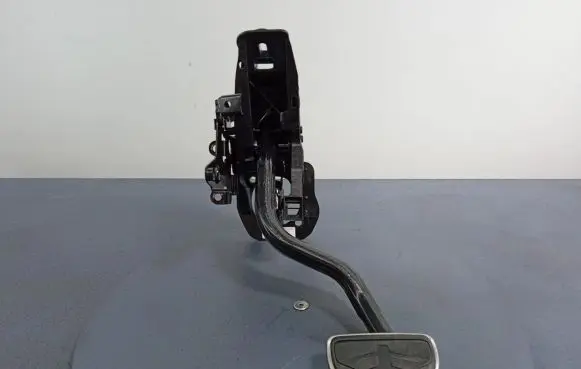 BMW 7 G11 G12 Accelerator throttle pedal 6874273