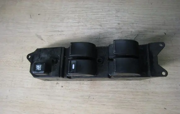 Mitsubishi Outlander Electric window control switch MR502231