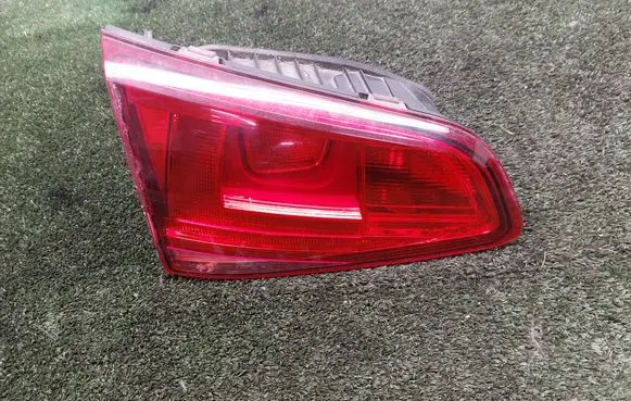 Volkswagen Golf VII Tailgate rear/tail lights 5G0945093 90018023