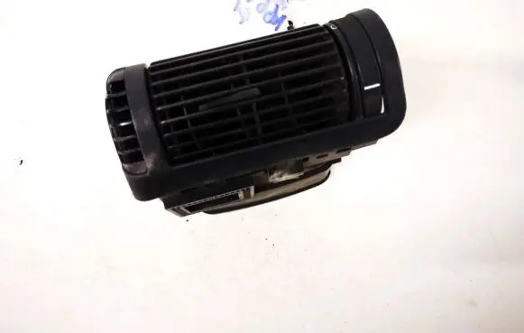 Opel Astra F Dash center air vent grill 90360117 1905871
