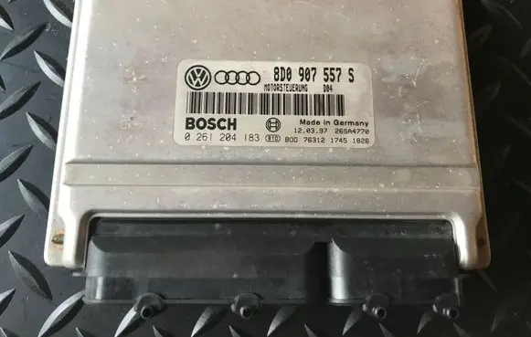 Audi A4 S4 B5 8D Engine control unit/module 8D0907557S 0261204183 D04