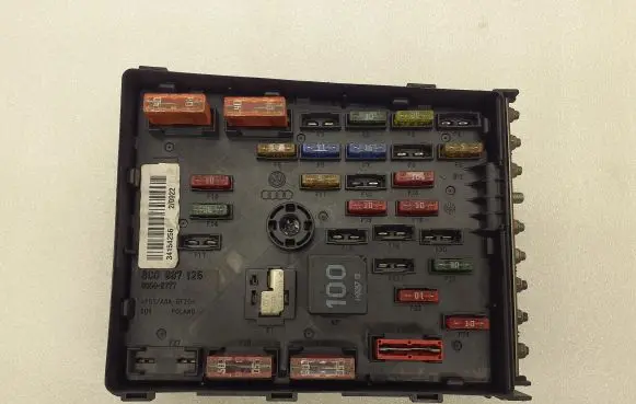 Volkswagen PASSAT B7 Fuse box set 3C0937125 63592777