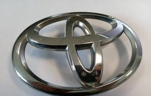 Toyota Corolla E160 E170 Manufacturer badge logo/emblem 7531105040 NE69188