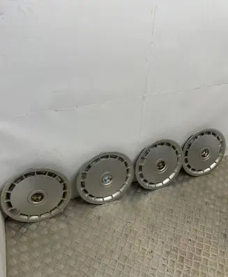 BMW 5 E34 R15 wheel hub/cap/trim 36131129843