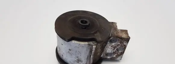 Honda Civic Engine mount bracket
