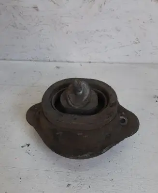 BMW X5 E53 Engine mount bracket 1096996