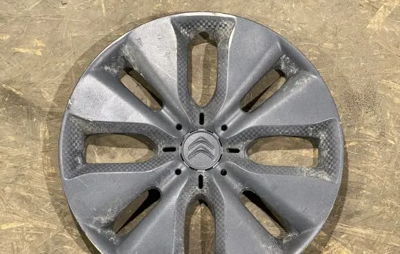 Citroen C4 Cactus R15 wheel hub/cap/trim 9685336580
