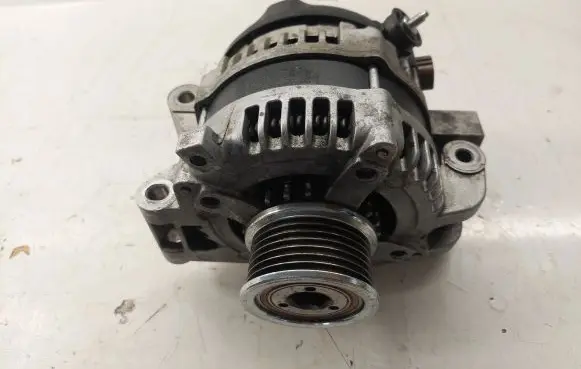 Toyota Avensis T250 Generator/alternator 270600G011